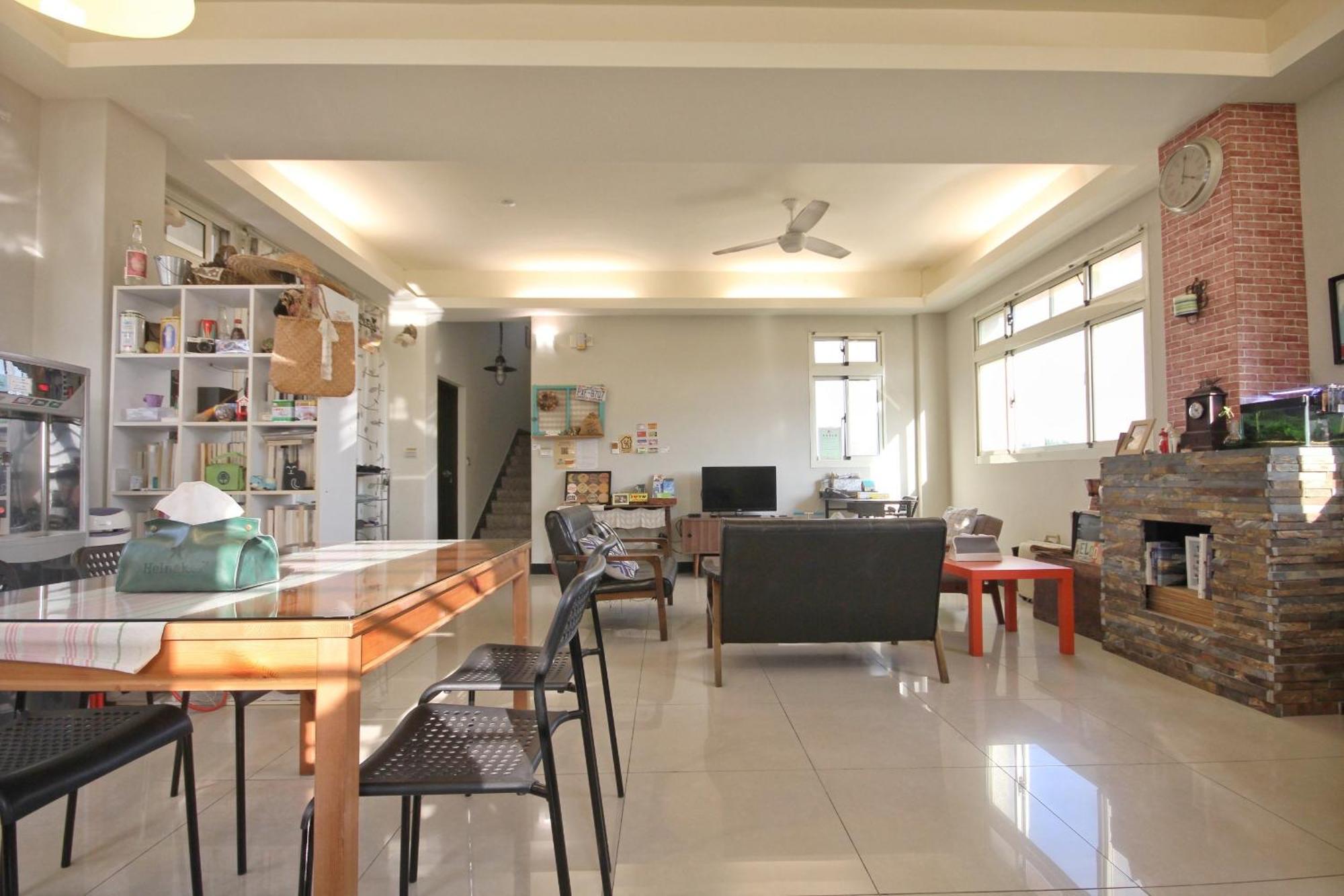 Happy Tree Hostel Jinning Экстерьер фото