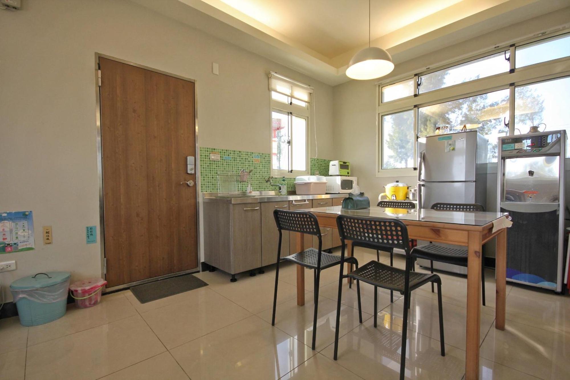 Happy Tree Hostel Jinning Экстерьер фото